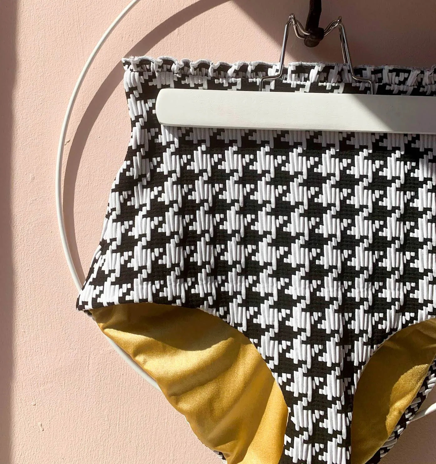 Houndstooth waffle high waisted bikini bottom [Monochrome]