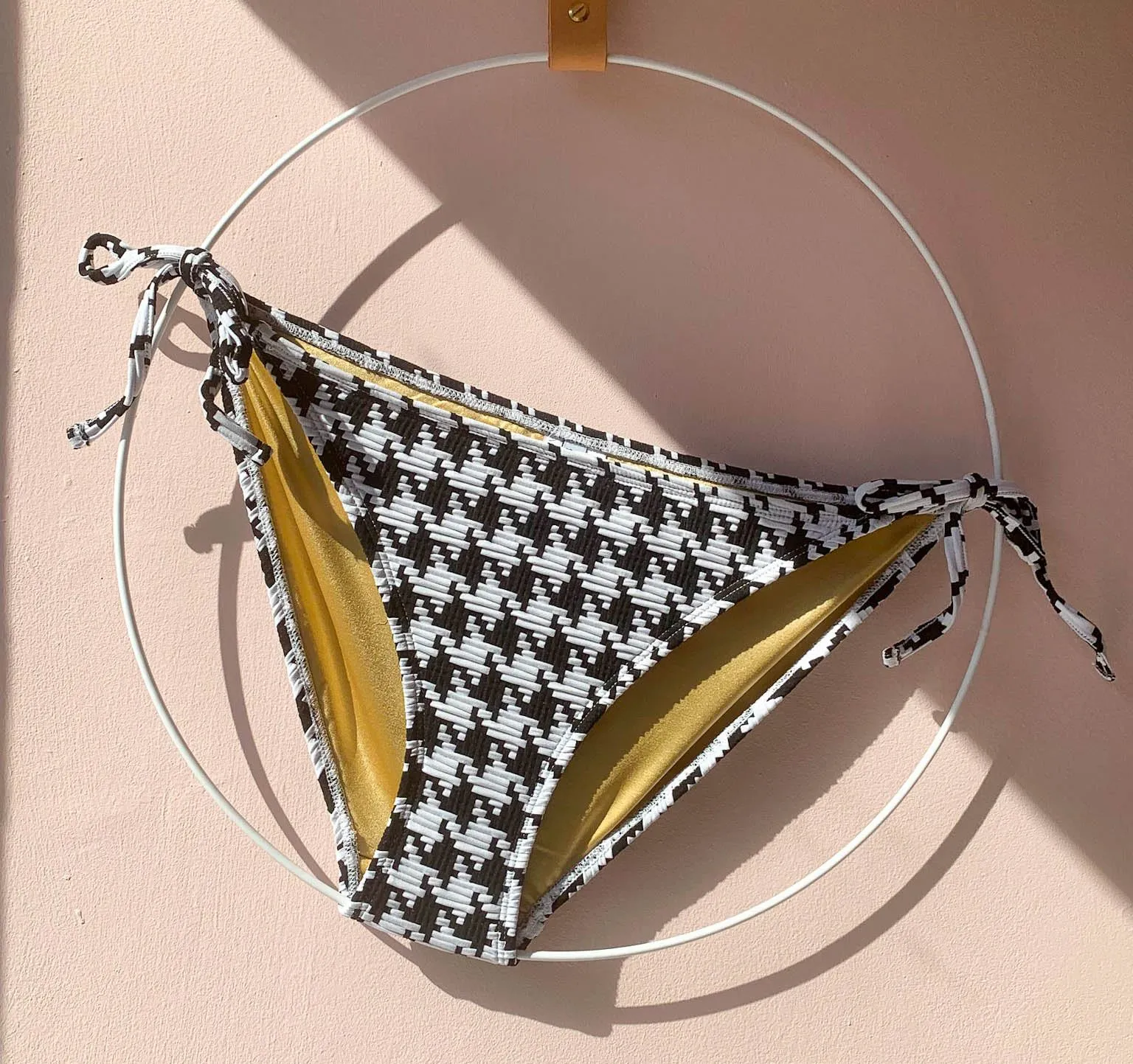 Houndstooth waffle low-rise, side-tie bikini bottom [Monochrome]