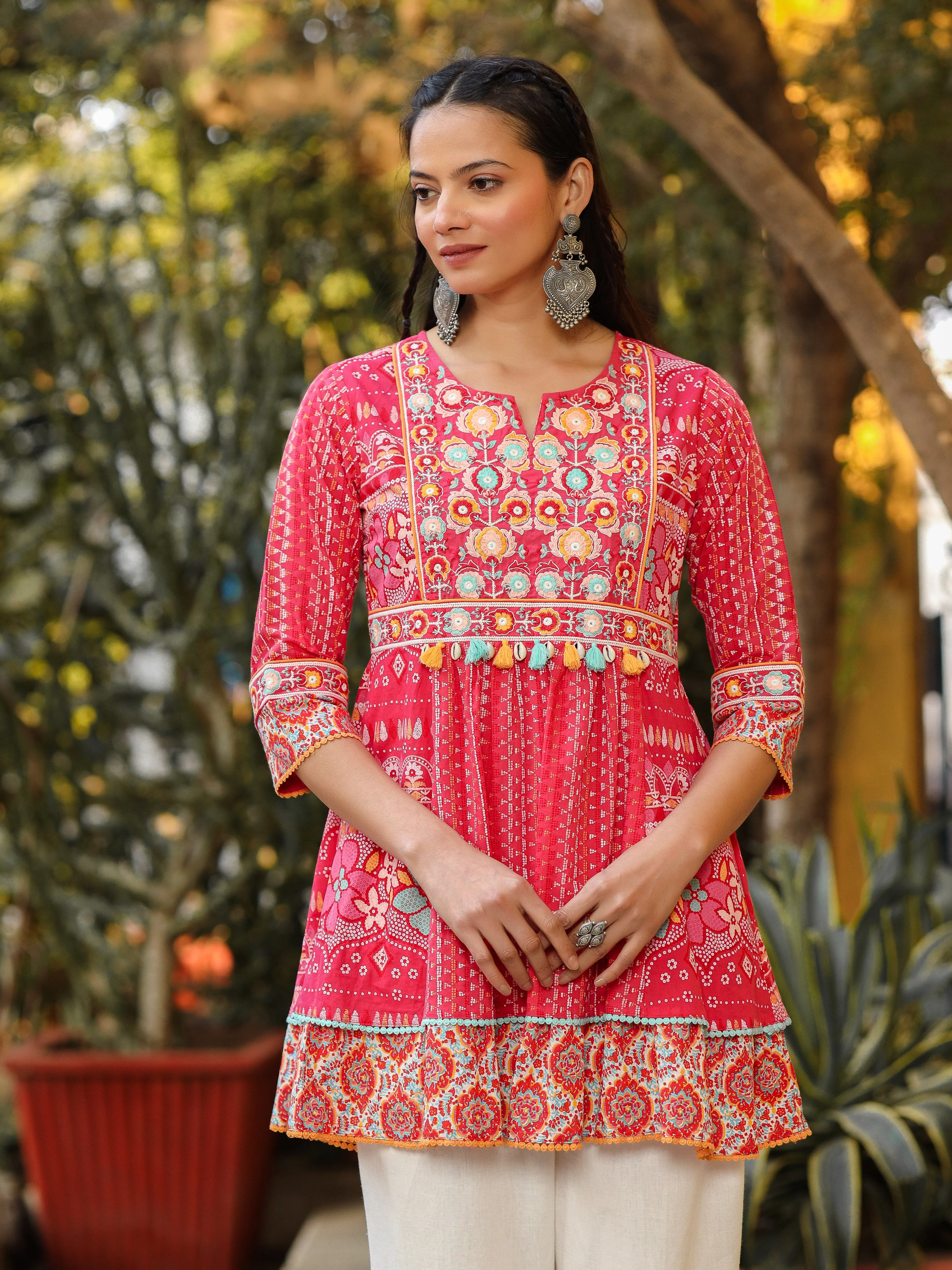 Juniper The Sujani Pink Floral Printed Pure Cotton Tunic With Thread Work