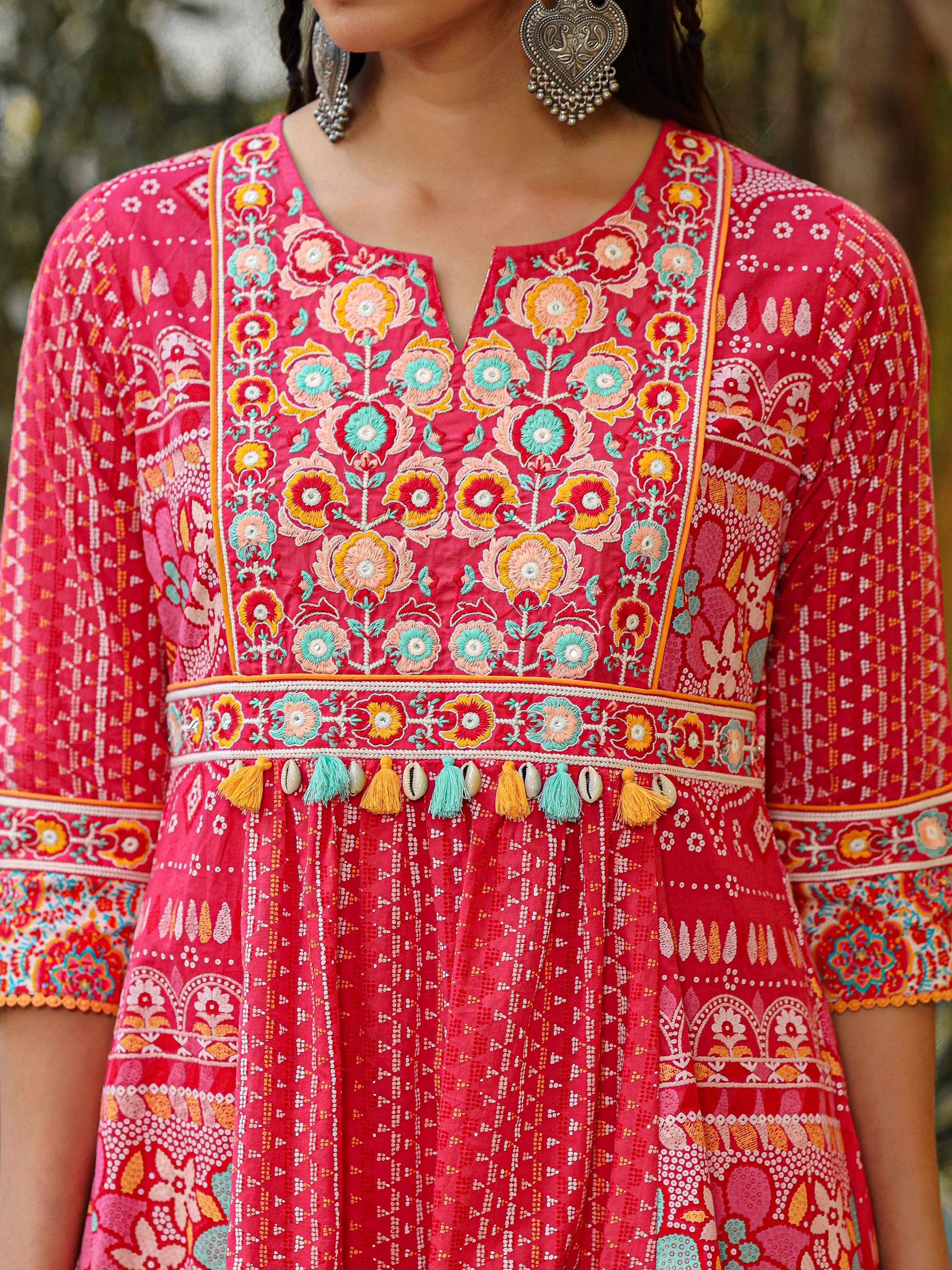 Juniper The Sujani Pink Floral Printed Pure Cotton Tunic With Thread Work